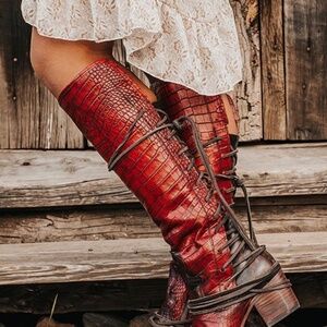 Freebird Coal red crocodile boot